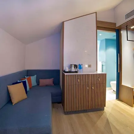 Hampton By Hilton Old 3*