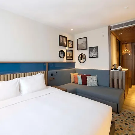 ホテル Hampton By Hilton Old 3*