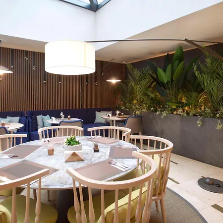 ホテル Hampton By Hilton Old 3*