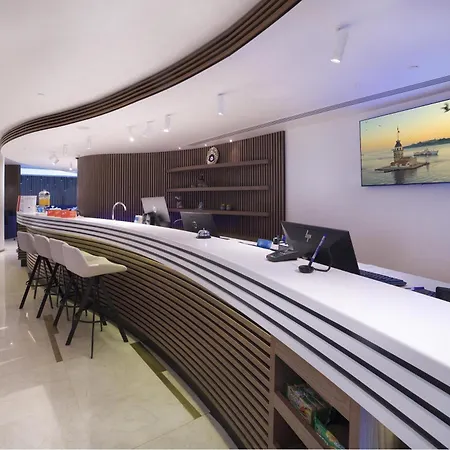 Hampton By Hilton Old 3*