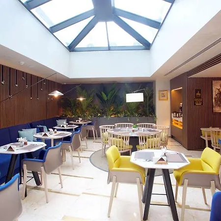 Hotel Hampton By Hilton Old