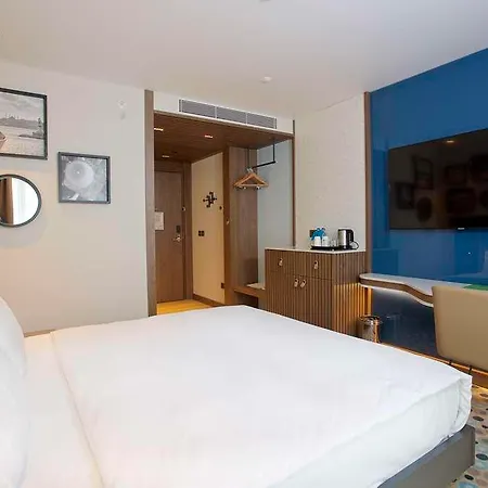 Hampton By Hilton Old 3*