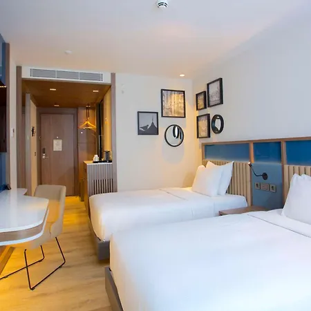 Hampton By Hilton Old 3*