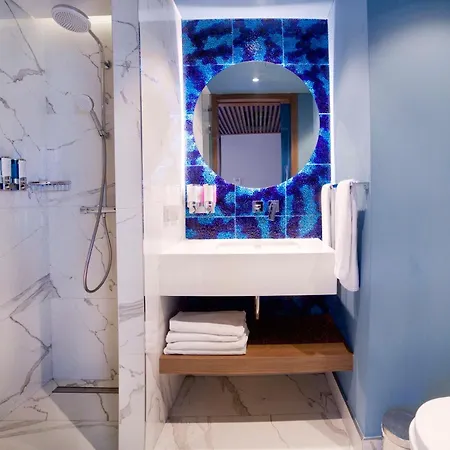 Hampton By Hilton Old Hotel 3*