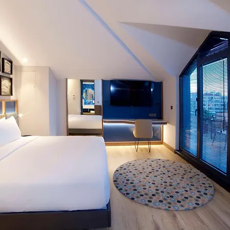 Hotel Hampton By Hilton Old