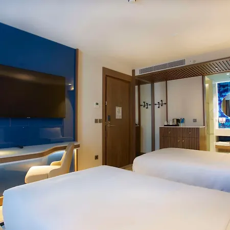 Hampton By Hilton Old 3*