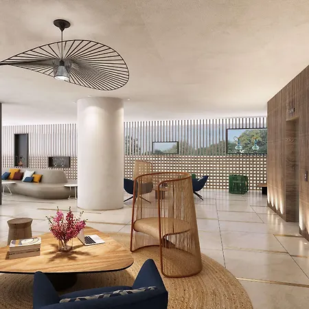 Hotel Hampton By Hilton Old 3*