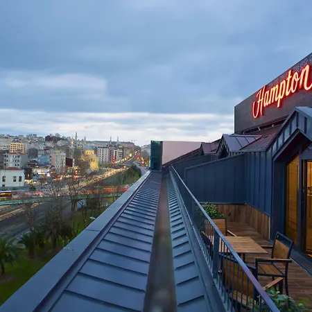 Hampton By Hilton Old 3*