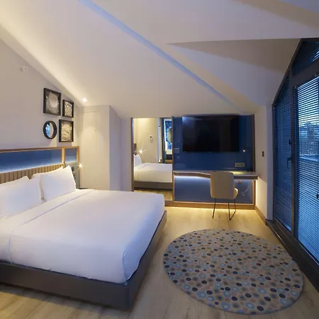 Hampton By Hilton Old Hotel 3*