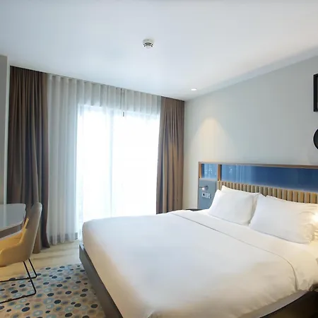 Hampton By Hilton Old فندق 3*