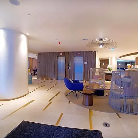 Hampton By Hilton Old Hotel 3*