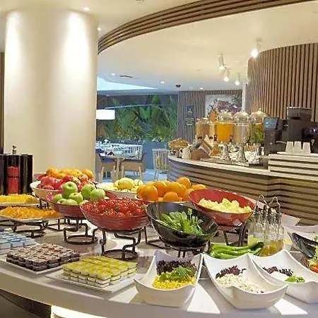 Hotel Hampton By Hilton Old 3*