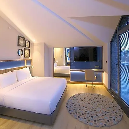 Hampton By Hilton Old Hotel 3*