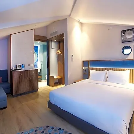 Hampton By Hilton Old 3* Istanbul