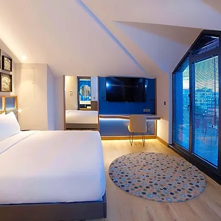 Hampton By Hilton Old 3*