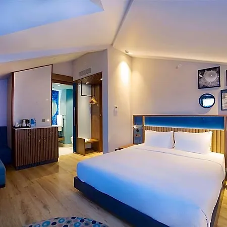 Hotel Hampton By Hilton Old