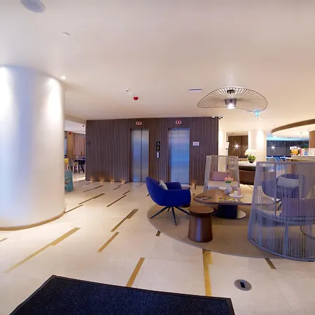 Hampton By Hilton Old 3*