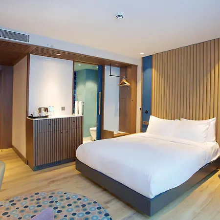 מלון Hampton By Hilton Old